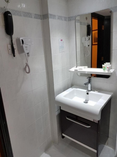 Al Jawhara Metro Hotel image 7